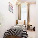 Perfect Place In The Heart Of Downtown *