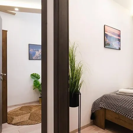 Perfect Place In The Heart Of Downtown *